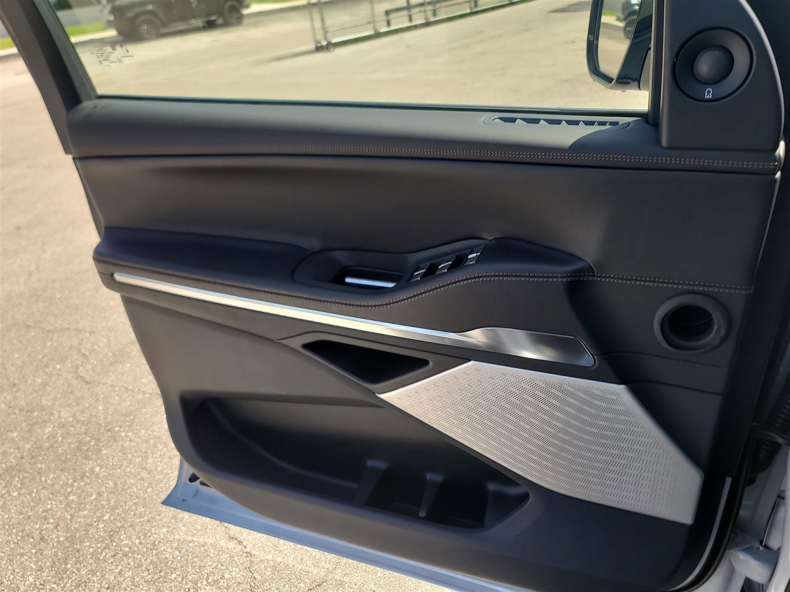 New 2025 Lincoln Navigator L Black Label image 28