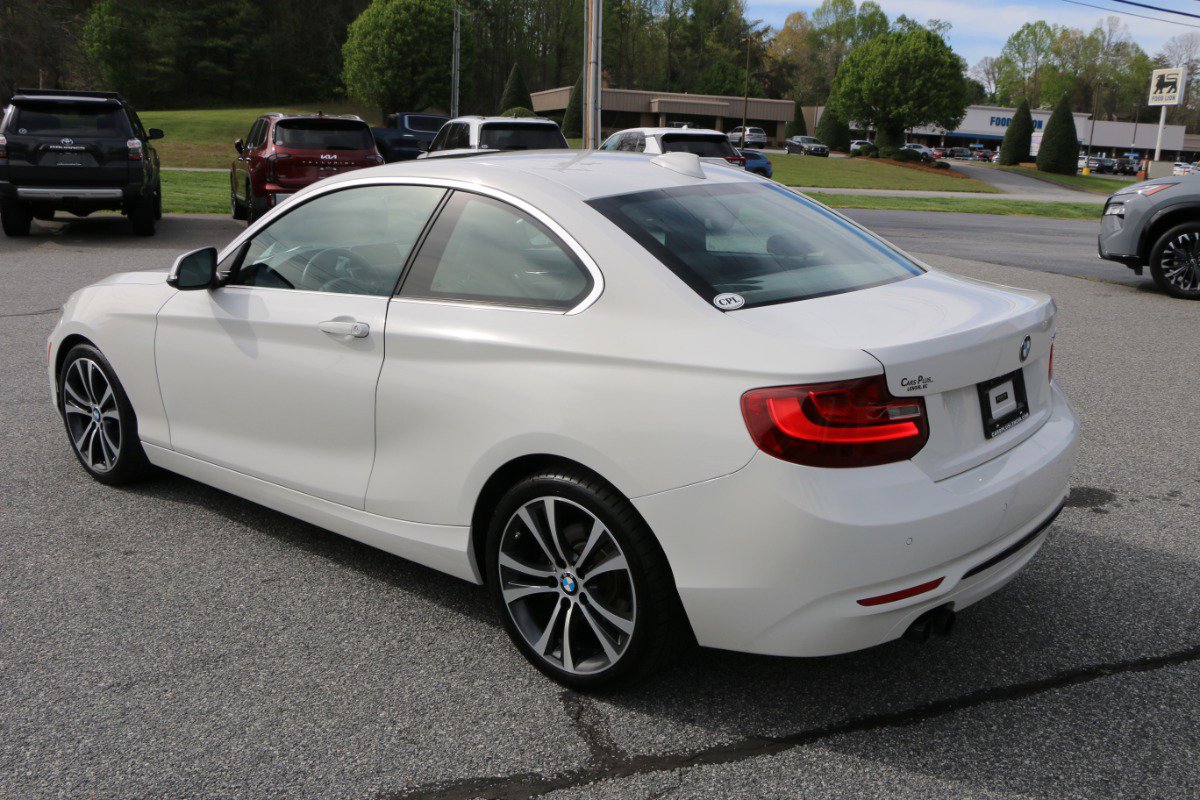 Used 2017 BMW 230i Coupe RWD image 3