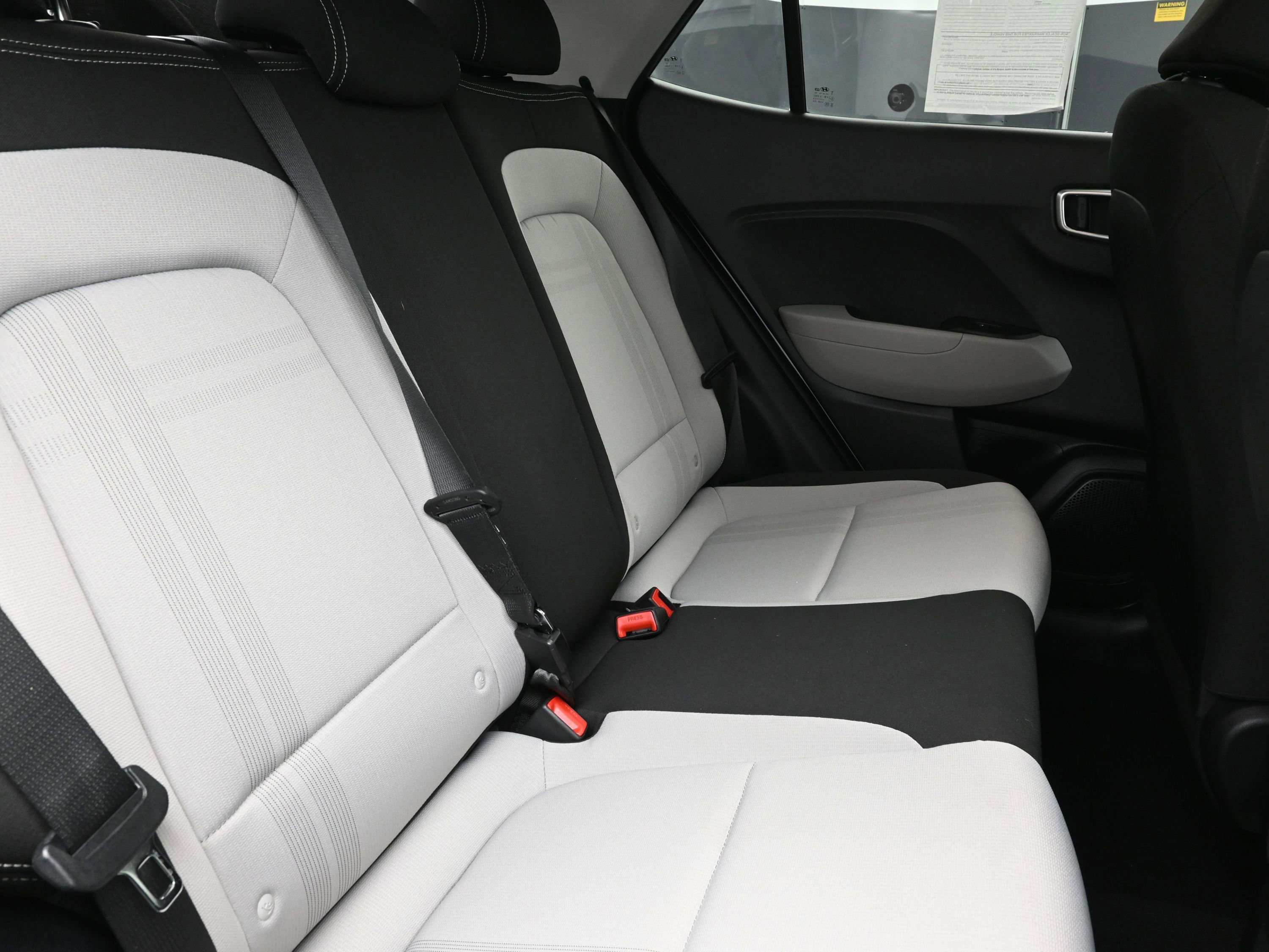 Certified 2022 Hyundai Venue SEL image 25