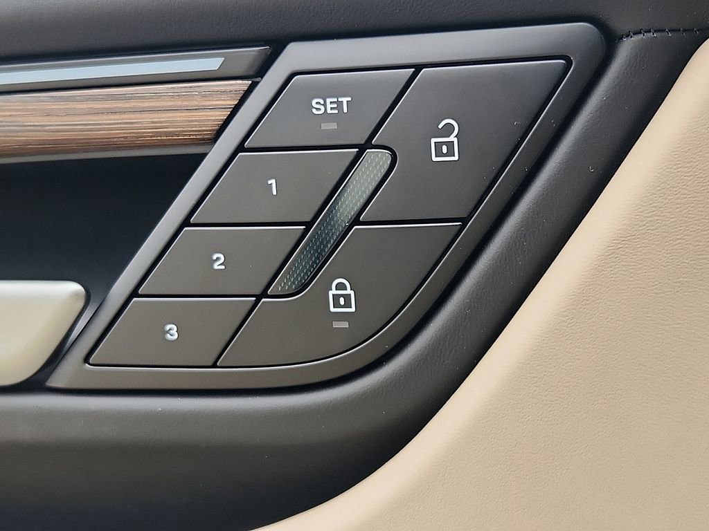 Used 2025 Porsche Macan 4S Electric image 23