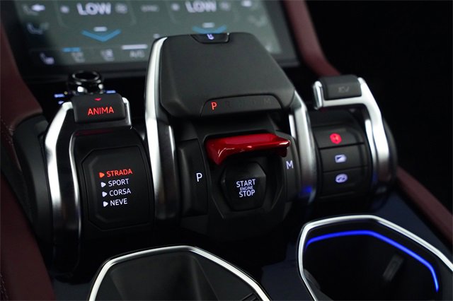 Used 2025 Lamborghini Urus SE image 57