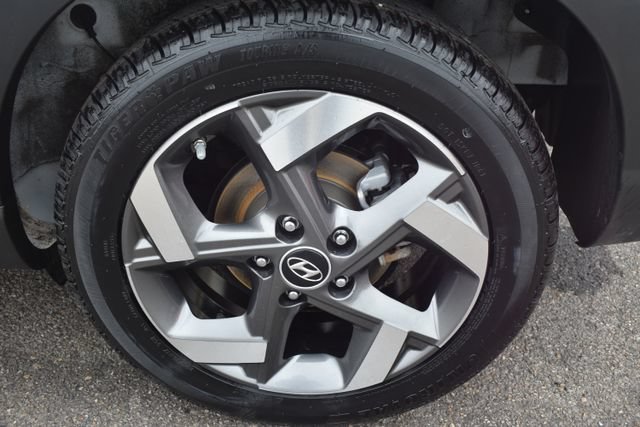 Used 2025 Hyundai Venue Limited FWD image 38