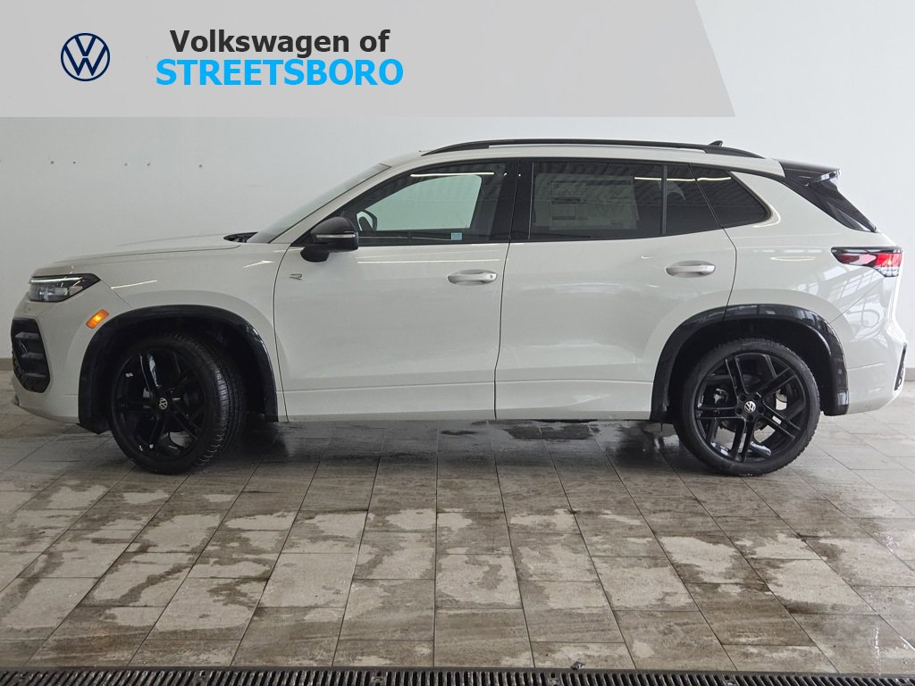 New 2026 Volkswagen Tiguan SE R-Line image 1