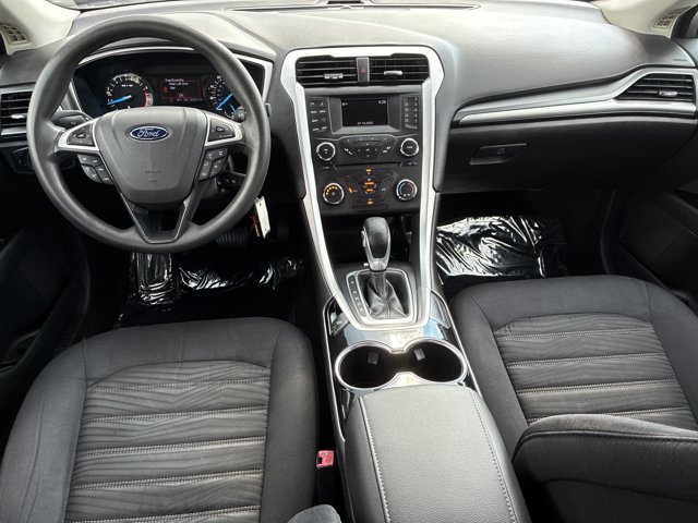 Used 2016 Ford Fusion SE FWD image 25