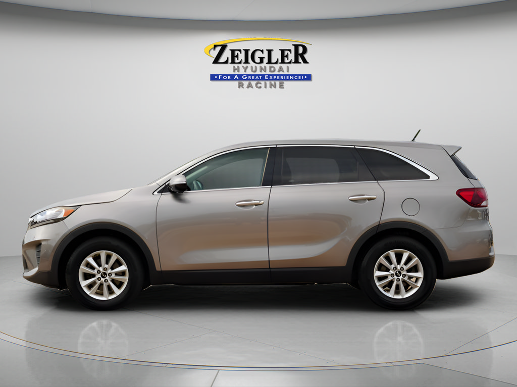 Used 2019 Kia Sorento FWD V6 image 4