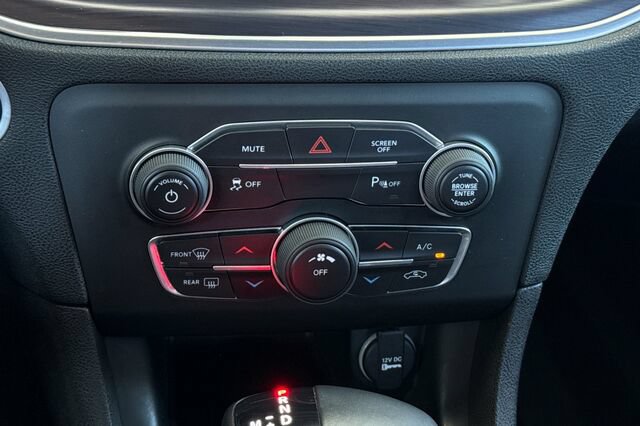 Used 2018 Dodge Charger SXT RWD image 19