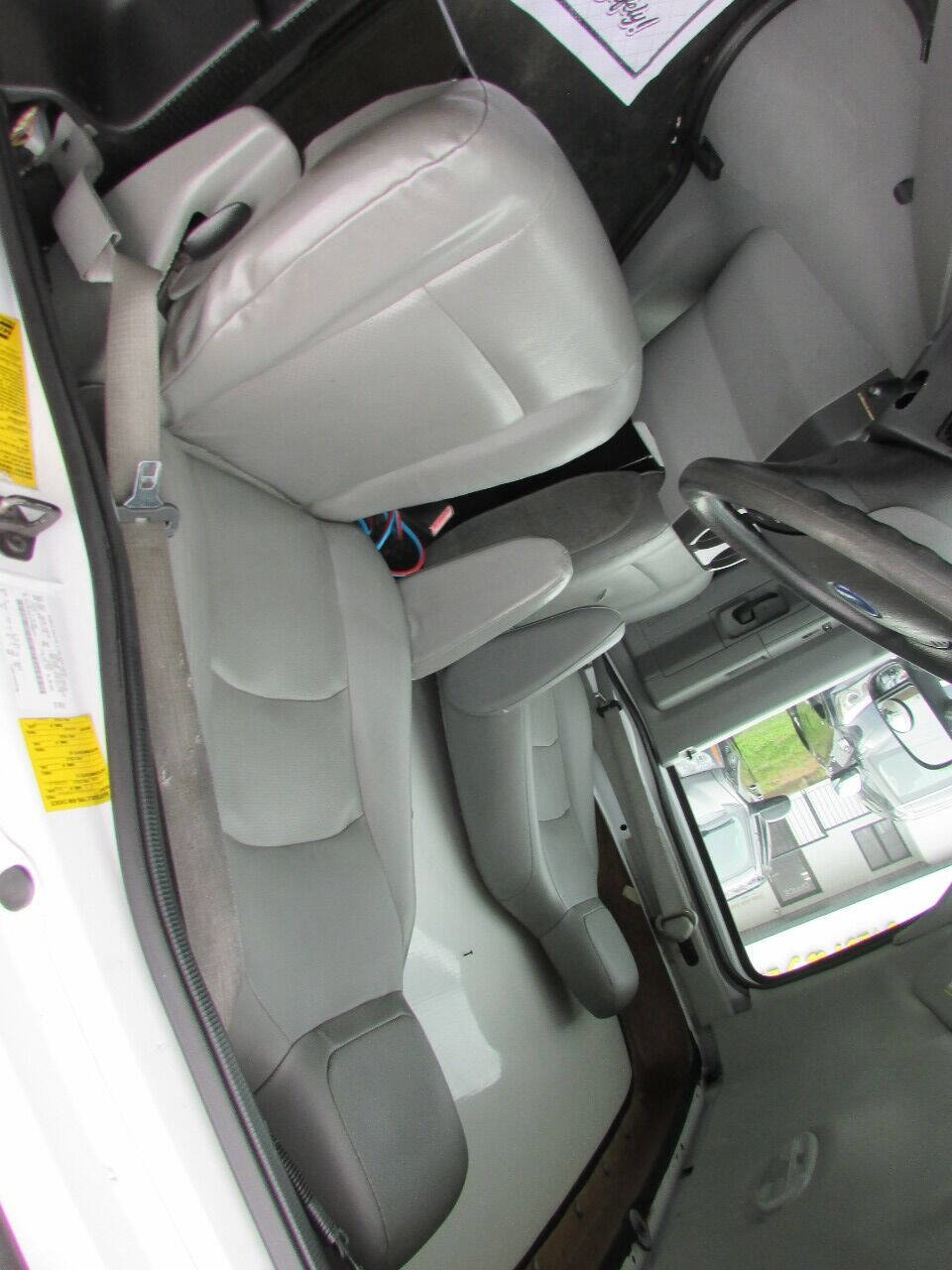 Used 2012 Ford E-450 and Econoline 450 Super Duty w/ PWR Locks & Windows Group image 12