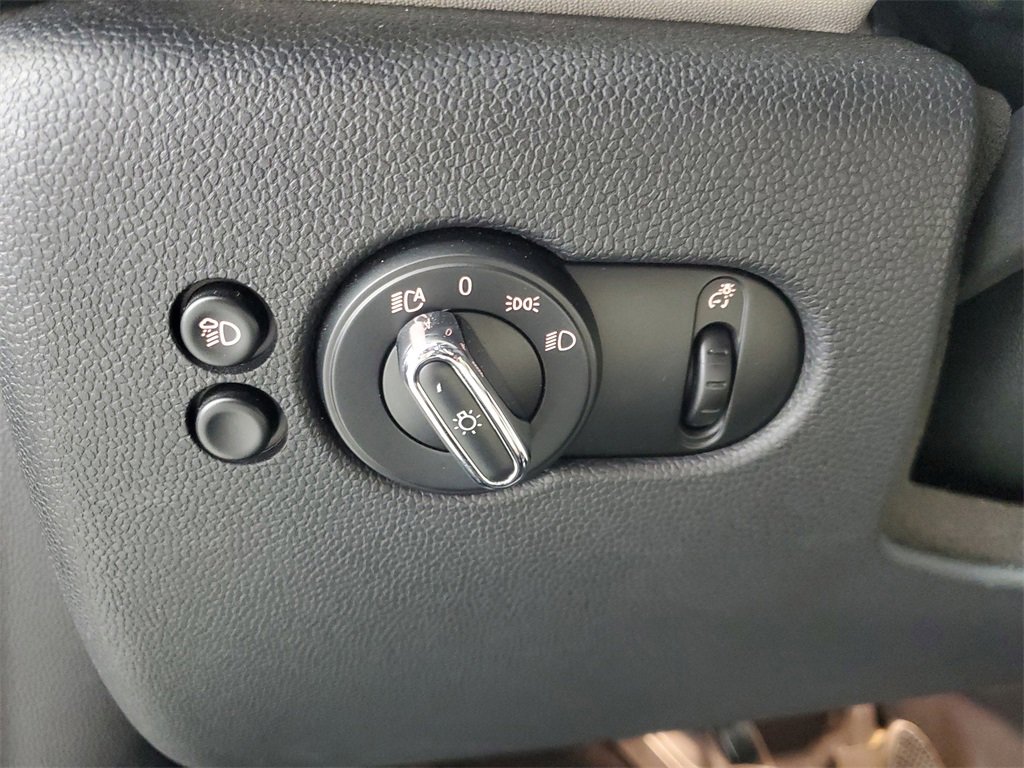 Used 2023 MINI Cooper S image 11