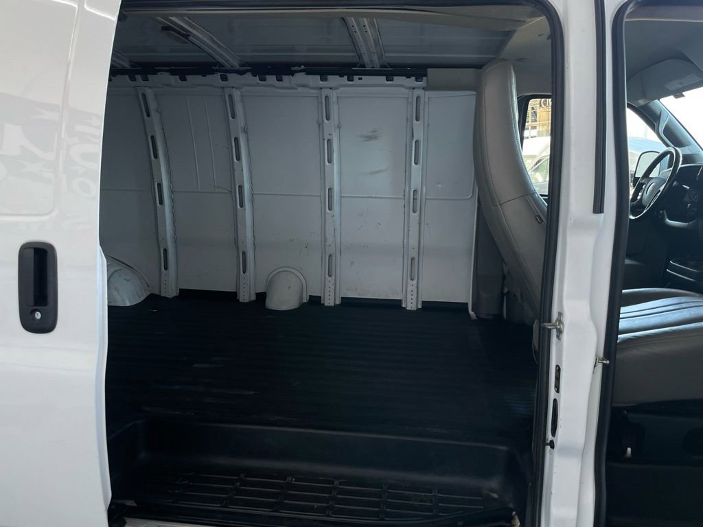 Used 2023 GMC Savana 2500 Extended w/ Driver Convenience Package image 18