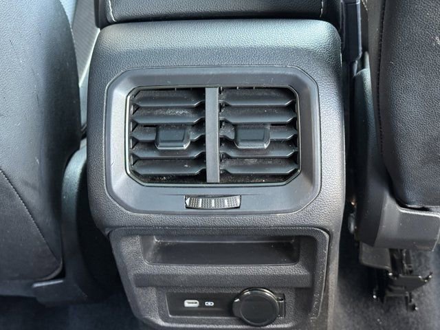 Used 2022 Volkswagen Tiguan SEL R-Line AWD/4WD image 17