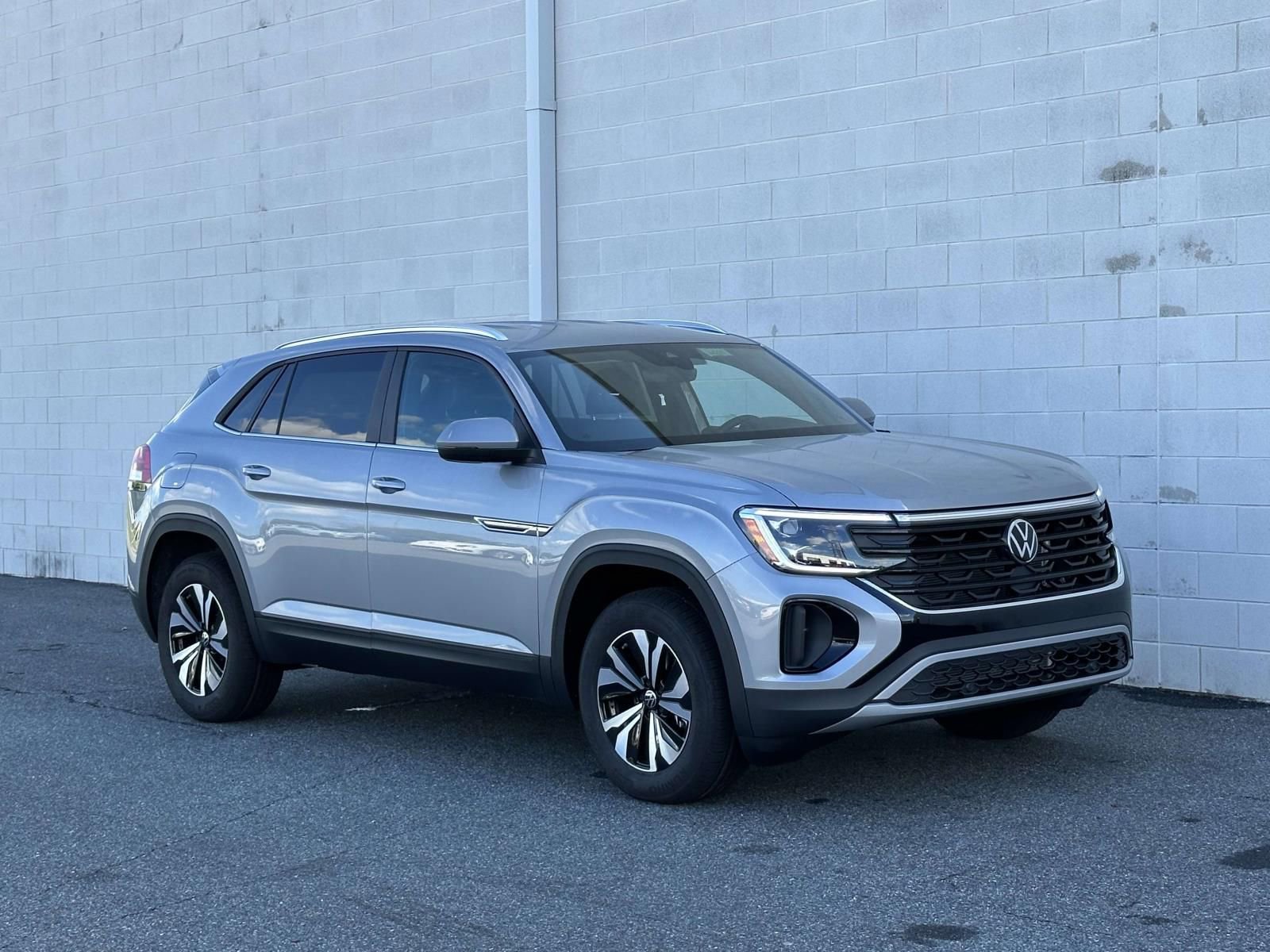 New 2026 Volkswagen Atlas Cross Sport SE image 8