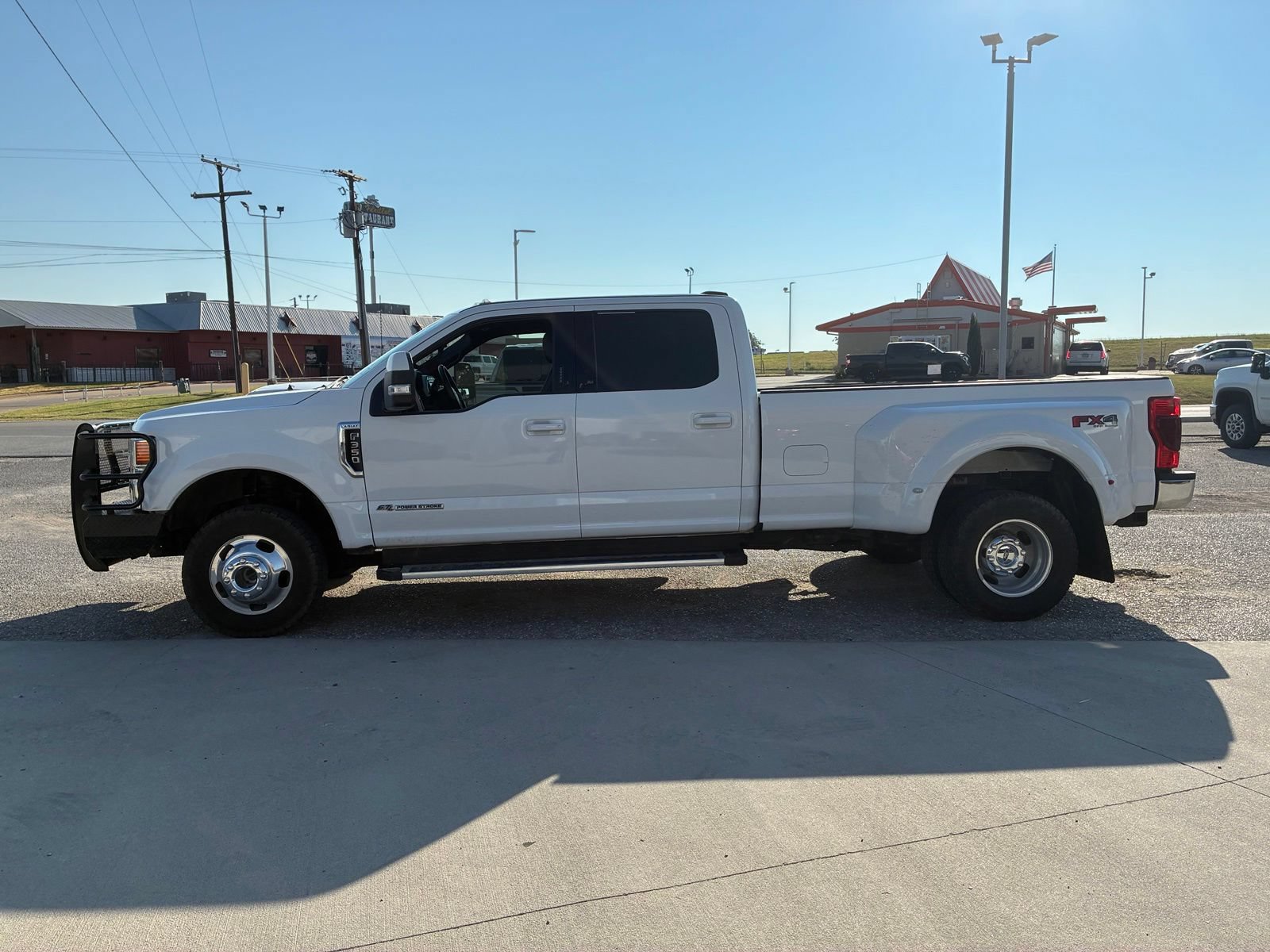 Used 2022 Ford F350 Lariat w/ Lariat Value Package AWD/4WD image 2