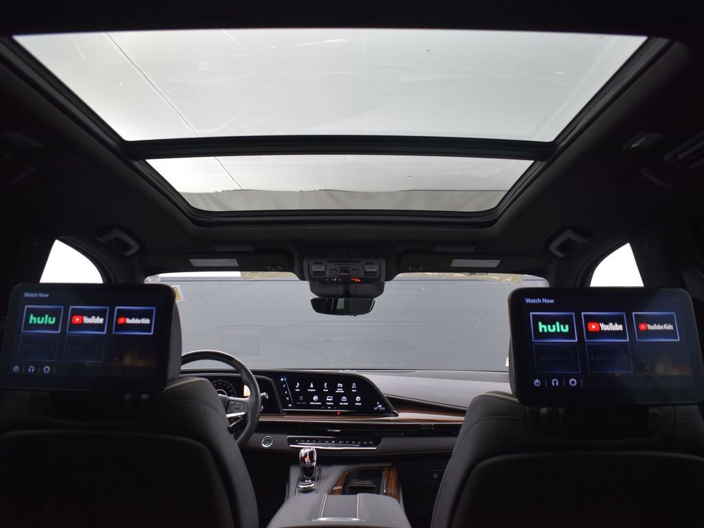 Certified 2024 Cadillac Escalade ESV Premium Luxury w/ Performance Package image 32