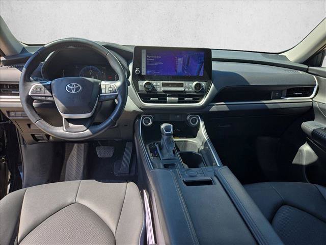 Used 2025 Toyota Grand Highlander AWD image 15