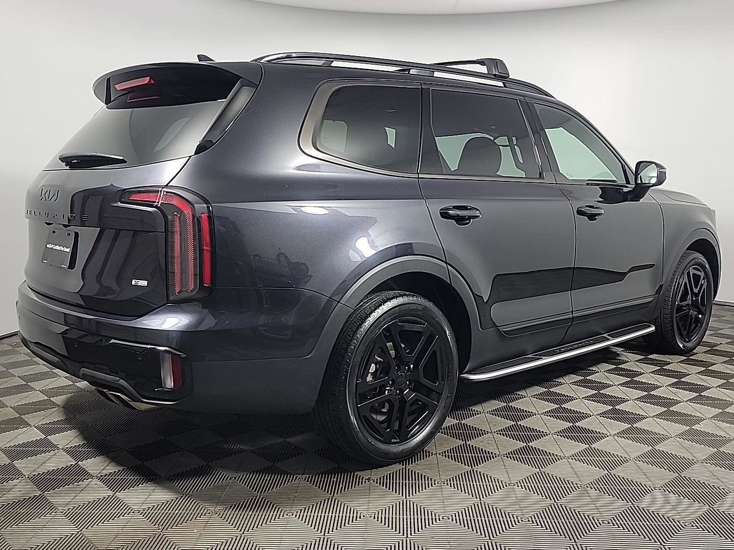 Used 2025 Kia Telluride EX X-Line AWD/4WD image 4