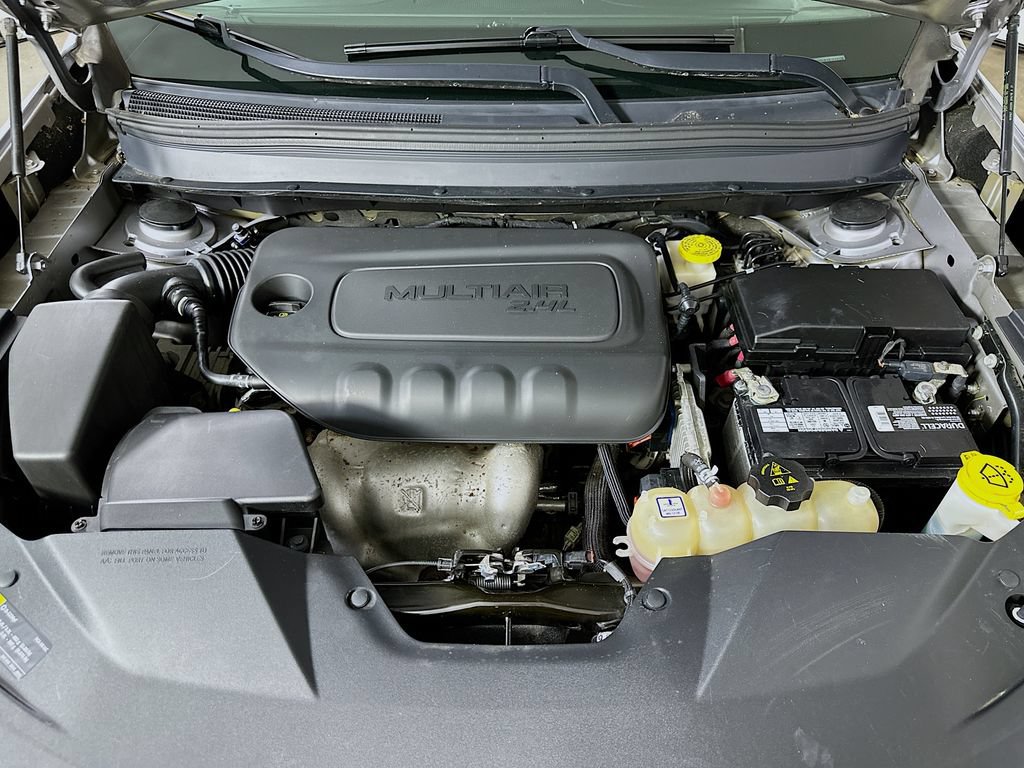 Used 2019 Jeep Cherokee Limited FWD image 9