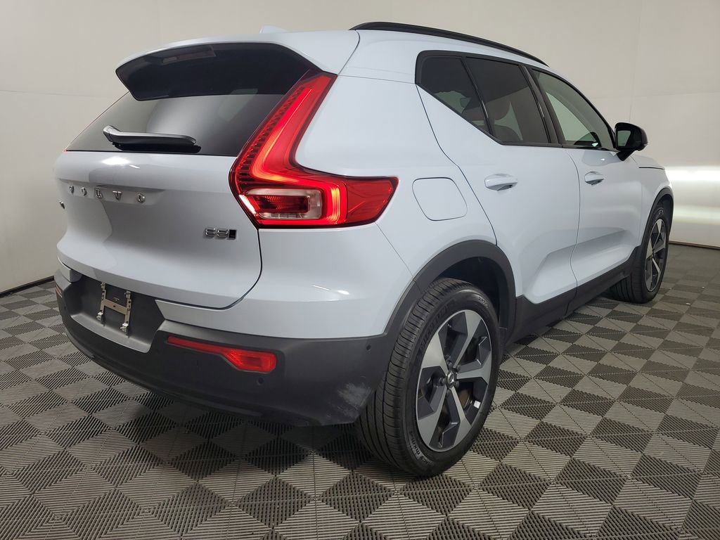 Used 2026 Volvo XC40 B5 Plus AWD/4WD image 8