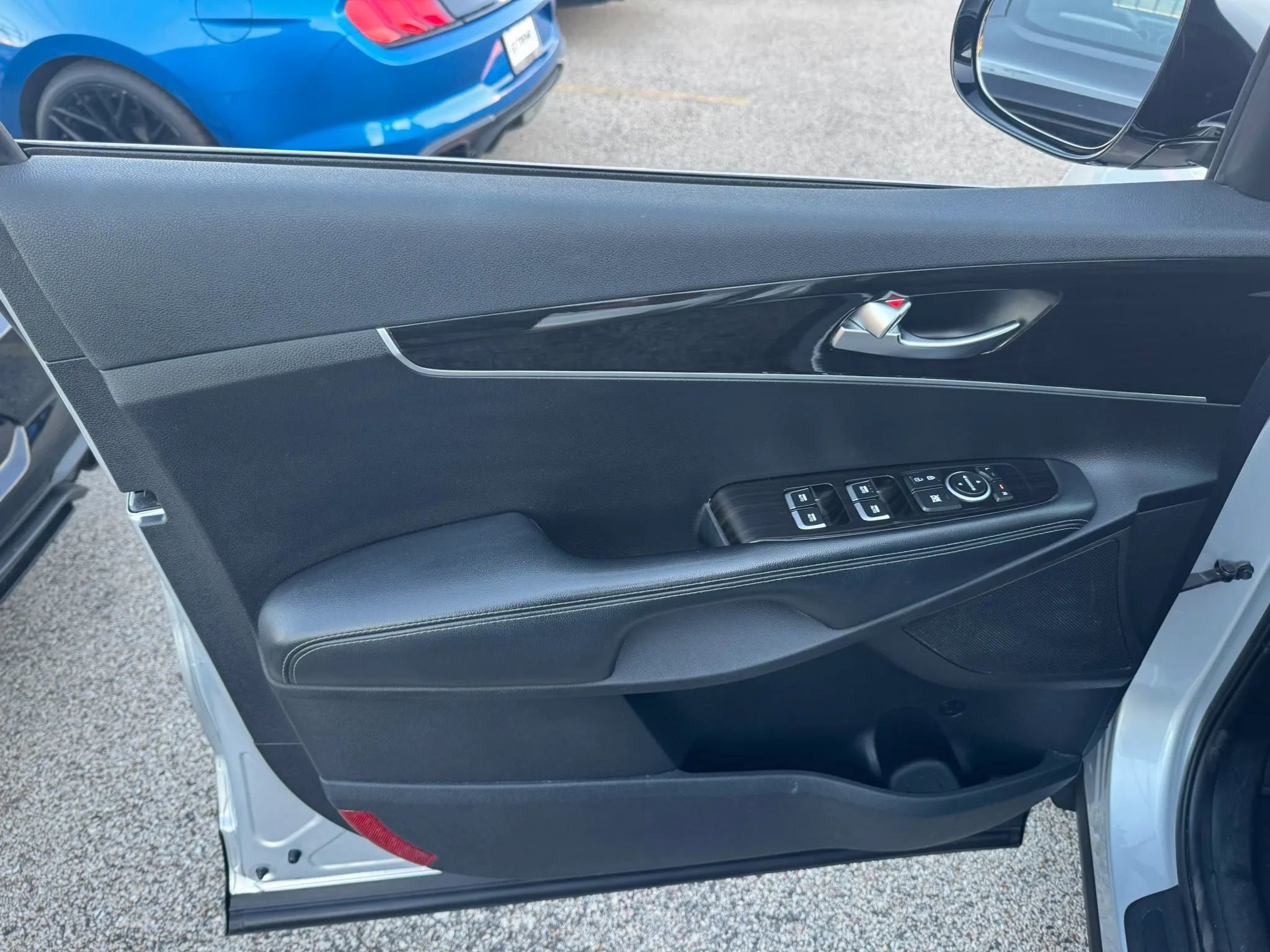 Used 2019 Kia Sorento LX image 14