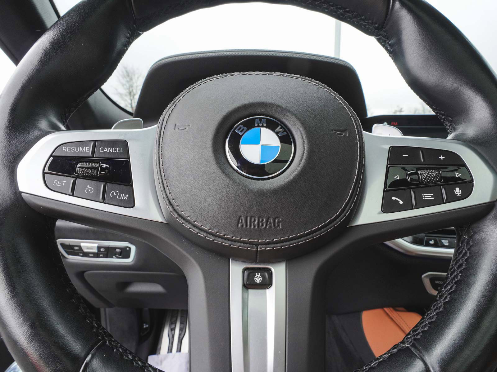 Used 2023 BMW X6 xDrive40i w/ M Sport Package image 25