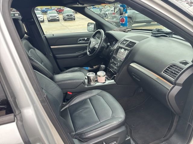 Used 2018 Ford Explorer XLT w/ Equipment Group 202A image 14