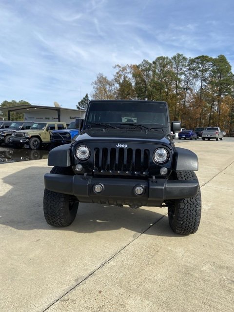 Used 2018 Jeep Wrangler Rubicon w/ Power Convenience Group image 2