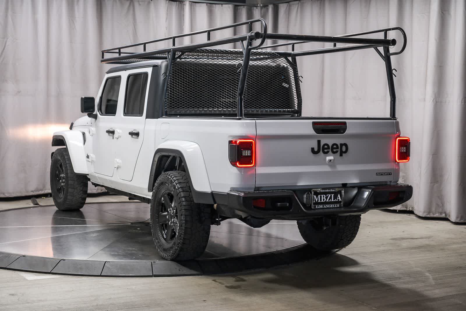 Used 2021 Jeep Gladiator Sport AWD/4WD image 2