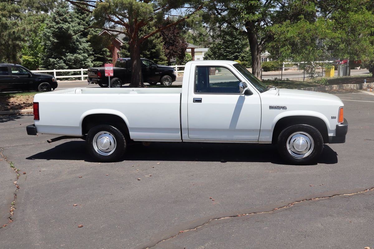 Used 1990 Dodge Dakota 2WD Regular Cab image 3