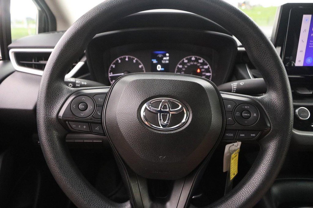 Certified 2025 Toyota Corolla LE FWD image 10