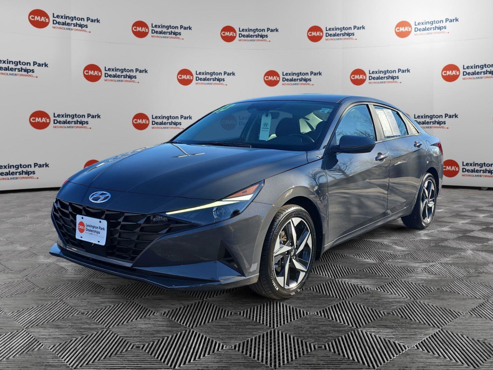 Certified 2023 Hyundai Elantra SEL w/ Convenience Package image 3