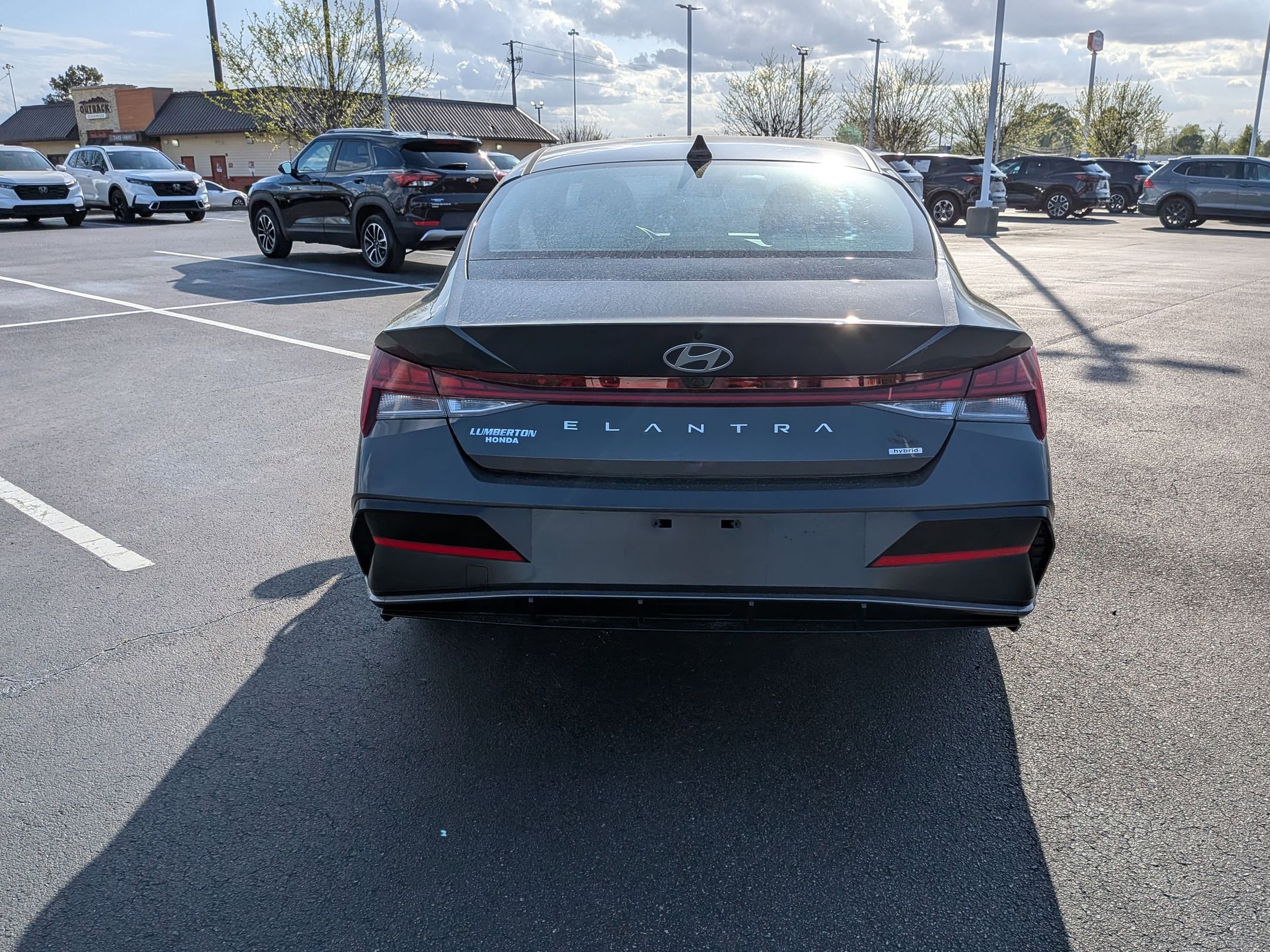 Used 2025 Hyundai Elantra Limited image 4