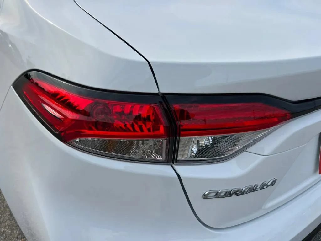 Used 2026 Toyota Corolla LE FWD image 39