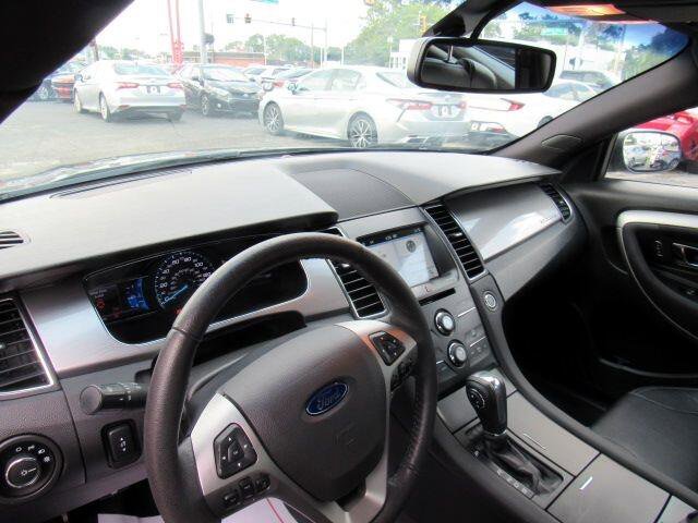 Used 2017 Ford Taurus SEL w/ Equipment Group 201A image 8