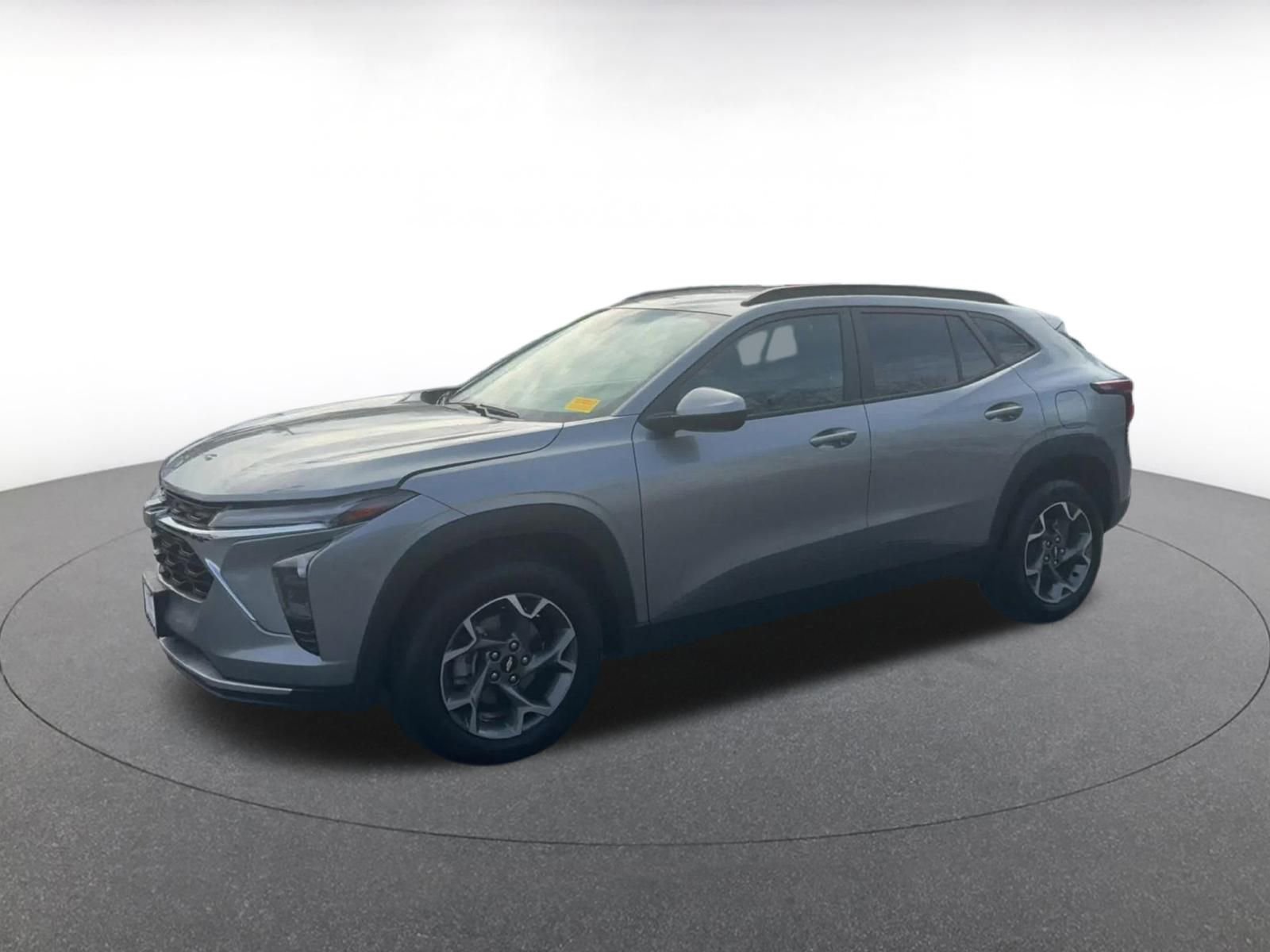 Used 2025 Chevrolet Trax LT w/ LT Convenience Package image 7