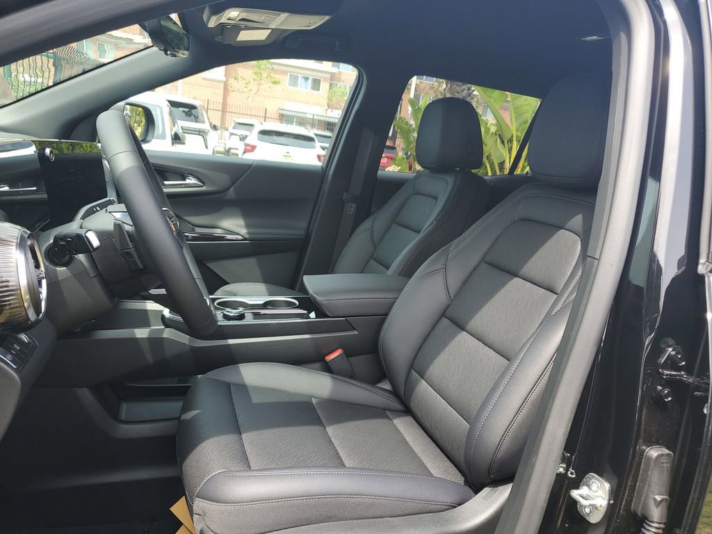 New 2026 Chevrolet Equinox LT image 8