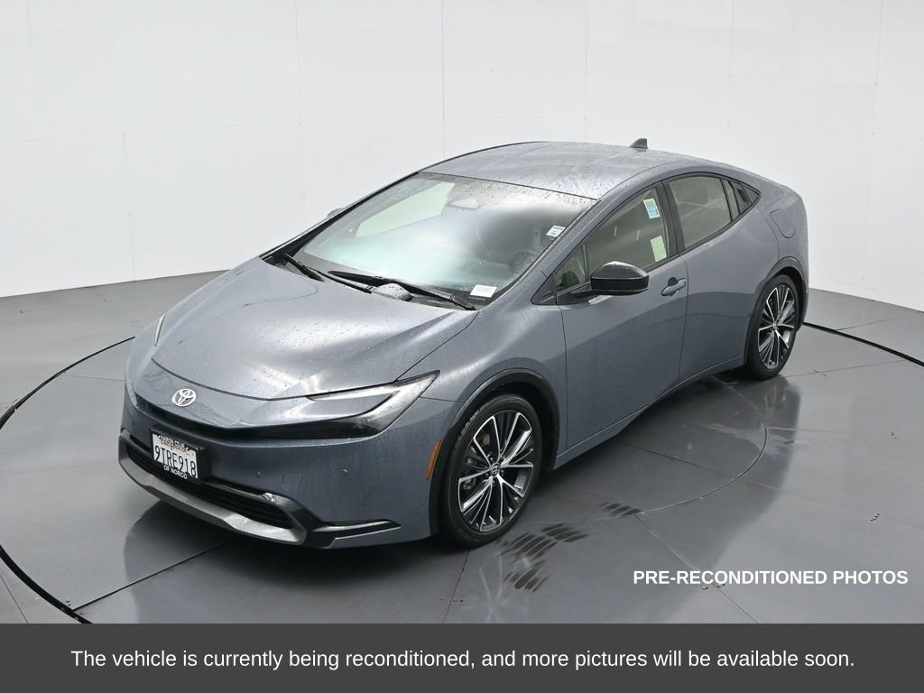 Used 2025 Toyota Prius XLE image 32