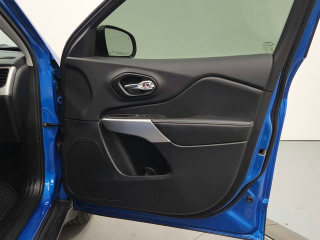 Used 2022 Jeep Cherokee Latitude image 32