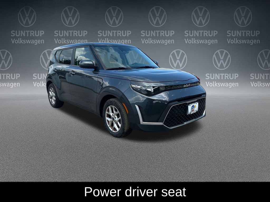 Used 2023 Kia Soul S FWD image 9
