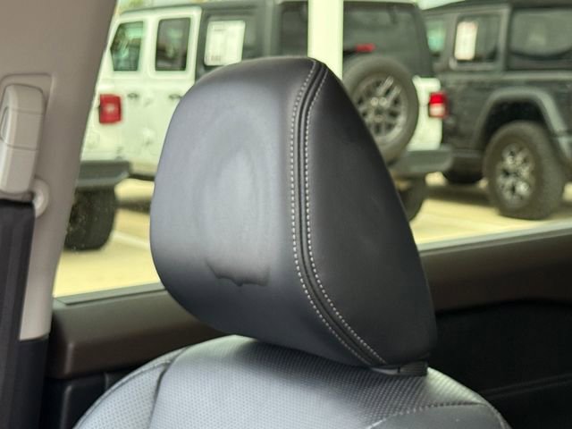 Used 2023 Nissan Rogue Platinum w/ Platinum Premium Package image 16