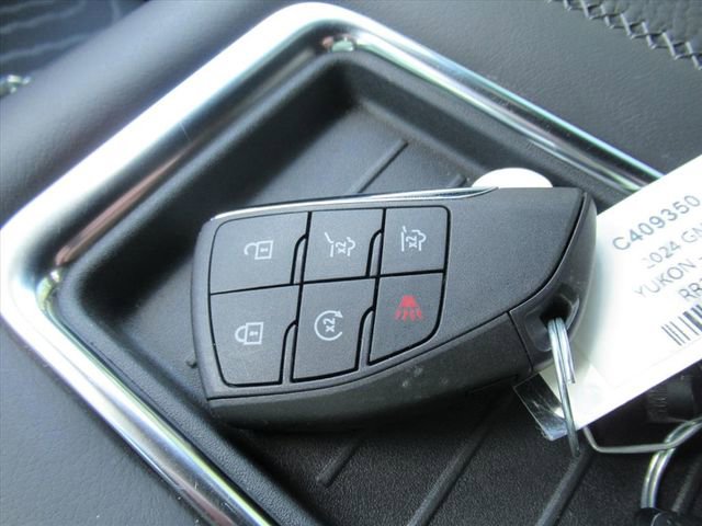 Used 2024 GMC Yukon Denali image 34