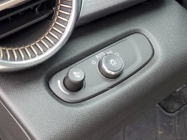 Used 2024 Chevrolet Trax ACTIV w/ Sunroof Package FWD image 9