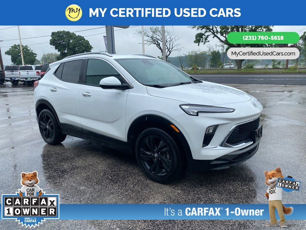 Used 2024 Buick Encore GX Sport Touring AWD/4WD image 3