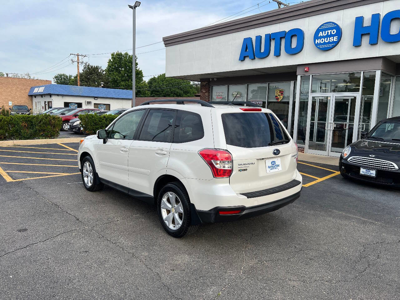 Used 2015 Subaru Forester 2.5i Premium w/ All-Weather Package AWD/4WD image 11