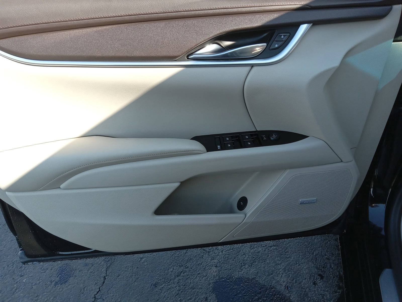 Used 2014 Cadillac XTS w/ Rear Seat Comfort Package image 8