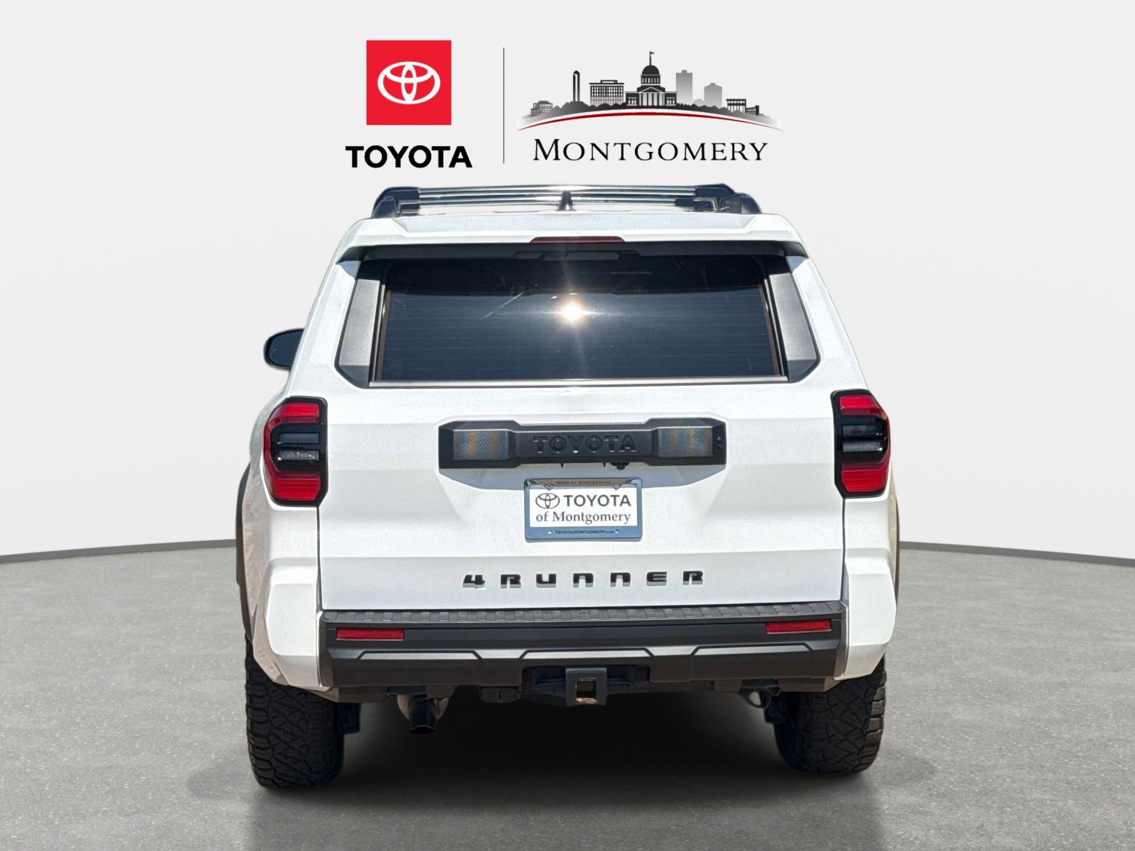 Used 2025 Toyota 4Runner SR5 AWD/4WD image 4