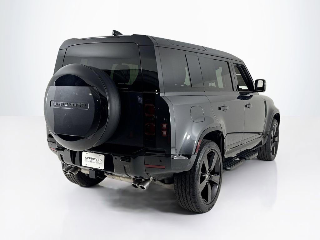 Used 2025 Land Rover Defender 110 X-Dynamic SE image 5