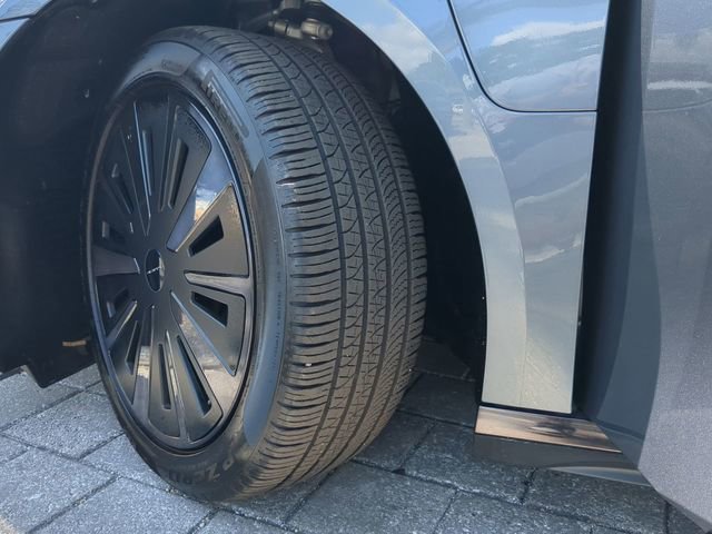 Used 2024 Lucid Air Pure RWD image 33