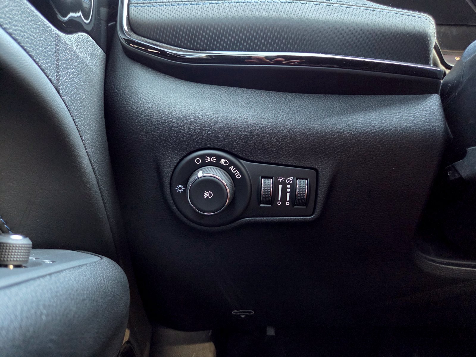 New 2026 Jeep Compass Latitude AWD/4WD image 39