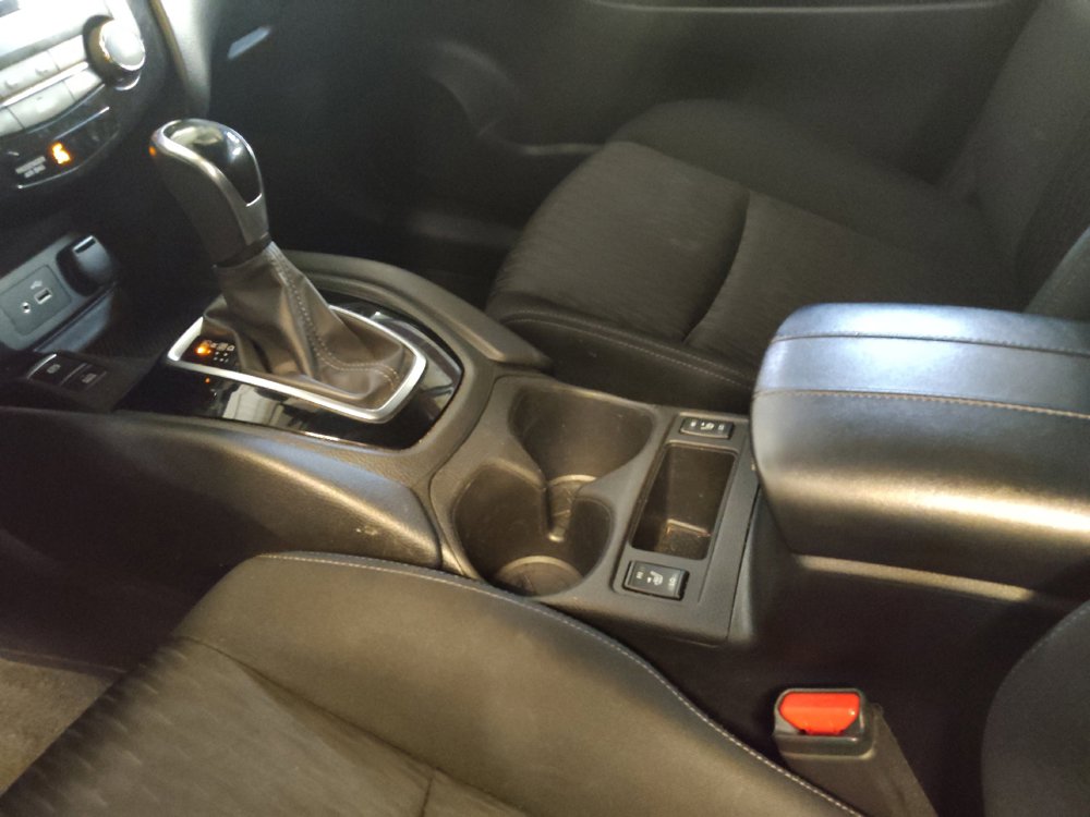 Used 2019 Nissan Rogue SV w/ Premium Package FWD image 26