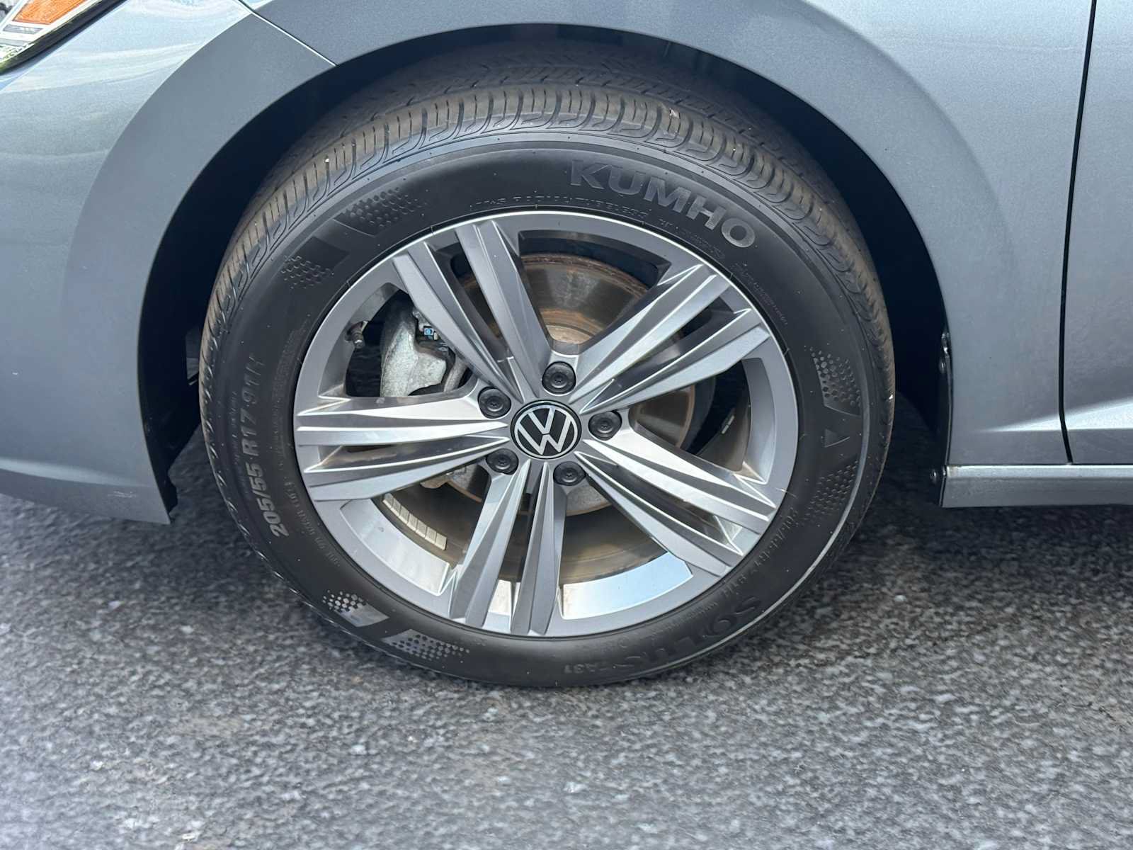 Certified 2023 Volkswagen Jetta SE w/ Panoramic Sunroof Package FWD image 10