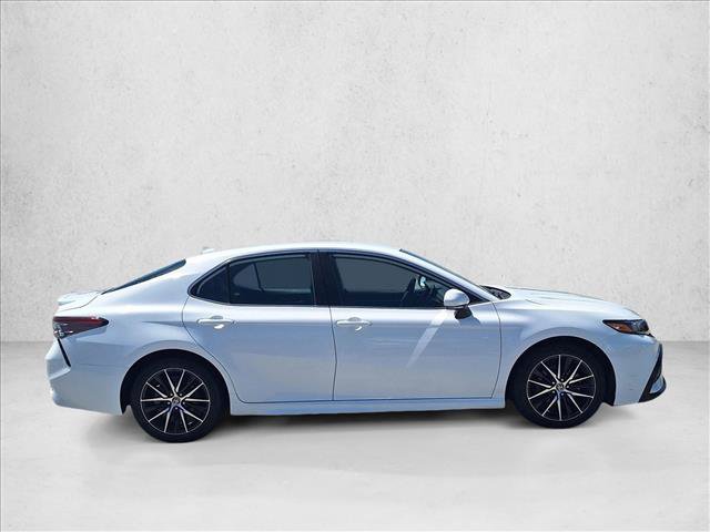 Used 2023 Toyota Camry SE FWD image 4